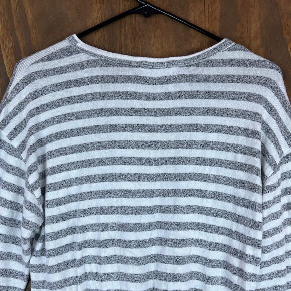 Caution To The Wind Womens Sweater Gray White Stripe Front Tie Lightweight M/L - Picture 12 of 13